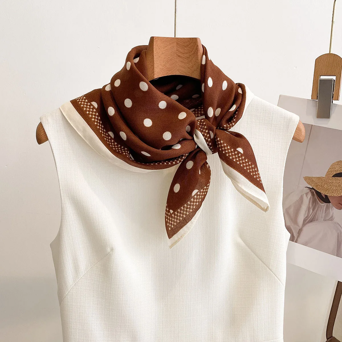 Luxury Polka Dot Printed Squar - Scarf Silk Square recension och pris