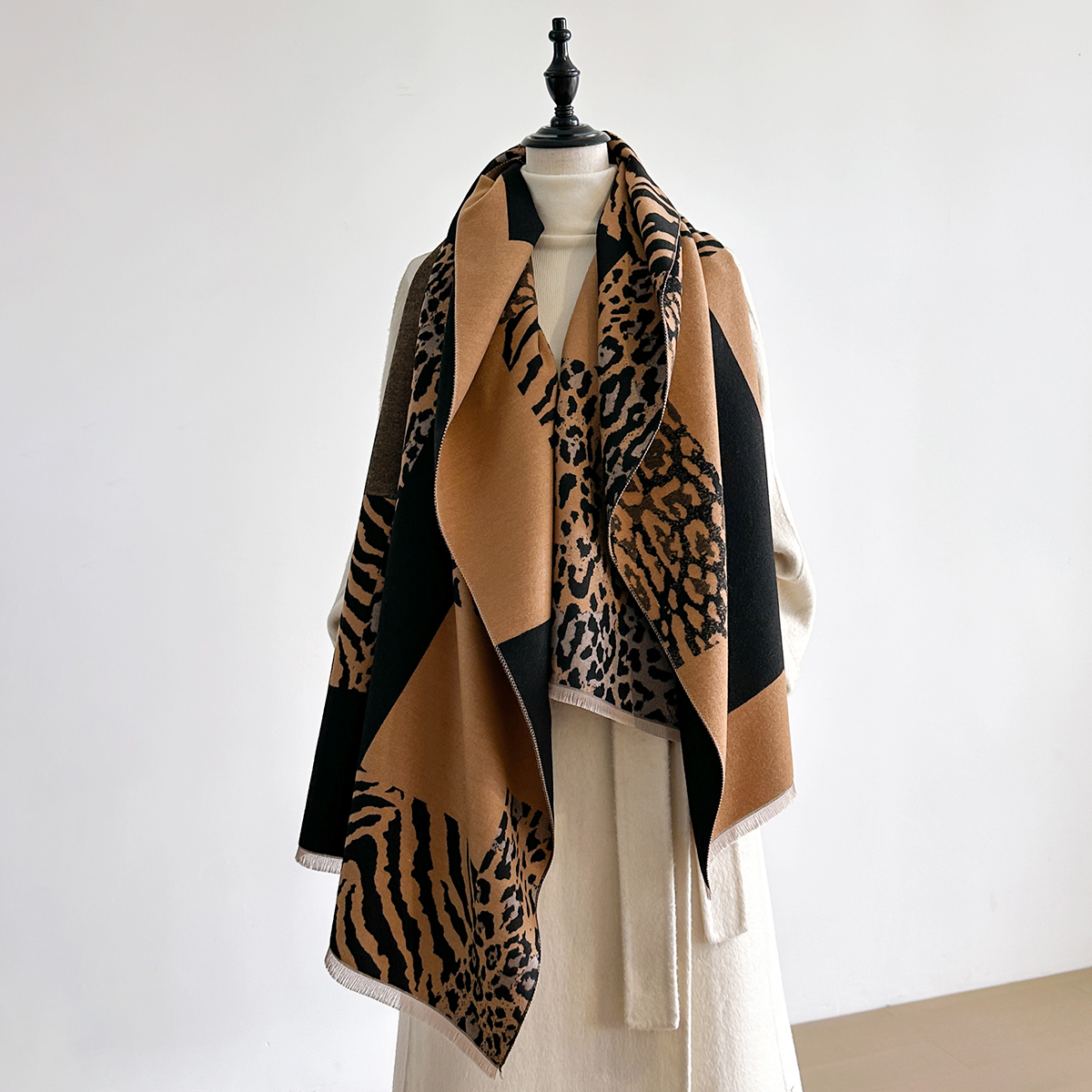 New Brand Elegance Two-Sided L - Woven Scarf Blanket recension och pris